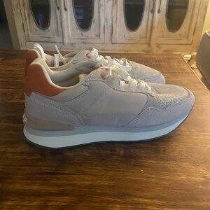 Women’s Hoff Sneakers Never Been Worn